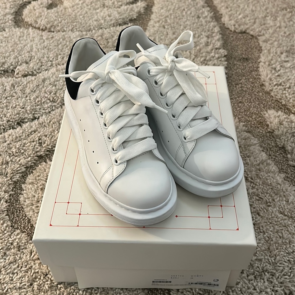 Like new Alexander McQueen Sneakers